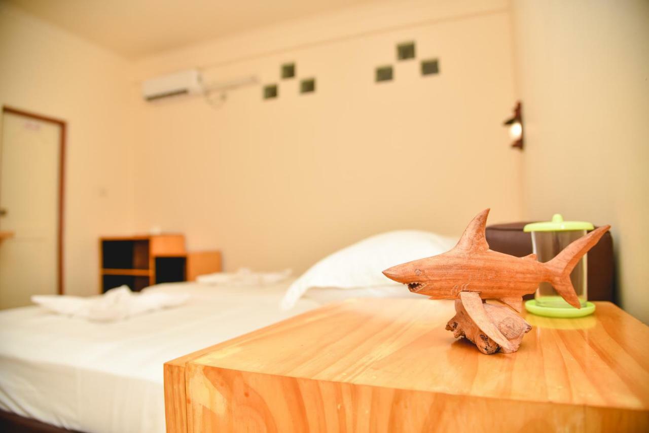 Equatorial Divers Lodge Addu City ภายนอก รูปภาพ
